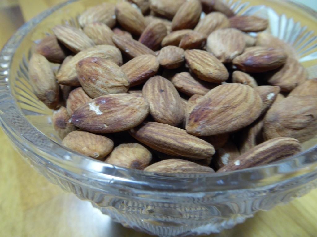 שקדים  3